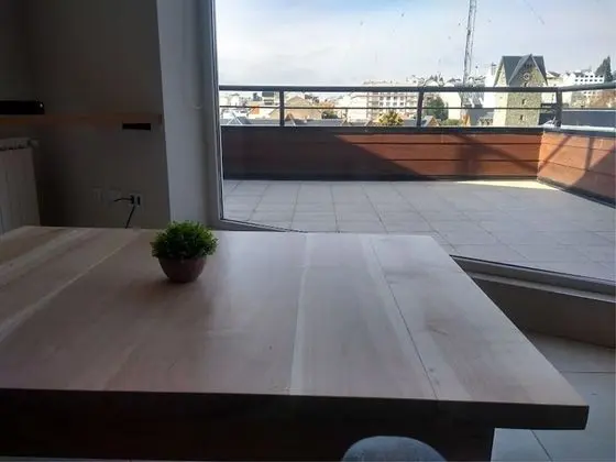 Apart Daire, Göl Manzaralı