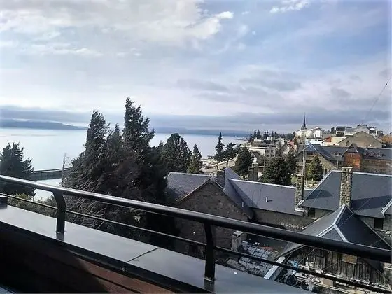 Apart Daire, Göl Manzaralı