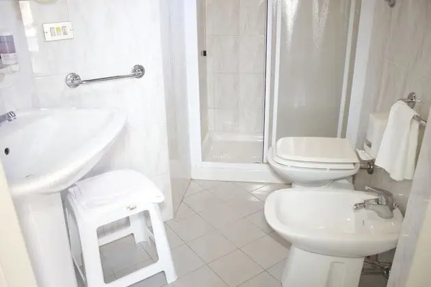 Büyük Yataklı Tek Kişilik Oda