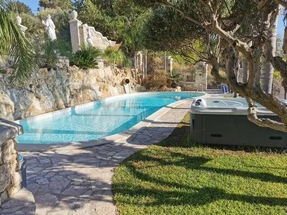 Villa, Sigara İçilebilir