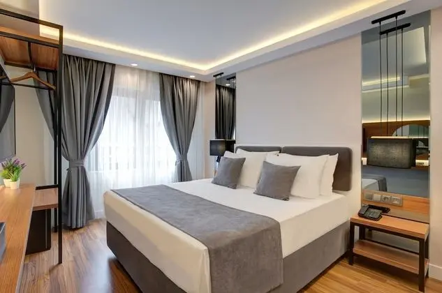 Standard Tek Büyük Yataklı Oda
