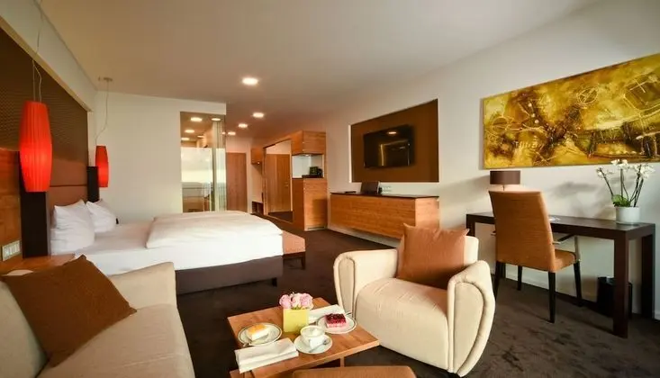 Junior Süit, Göl Manzaralı