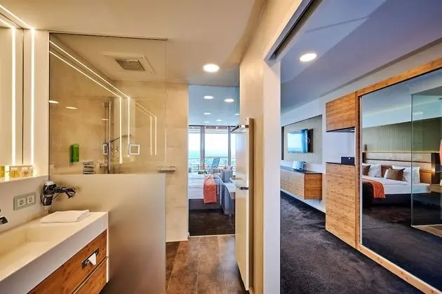 Junior Süit, Göl Manzaralı