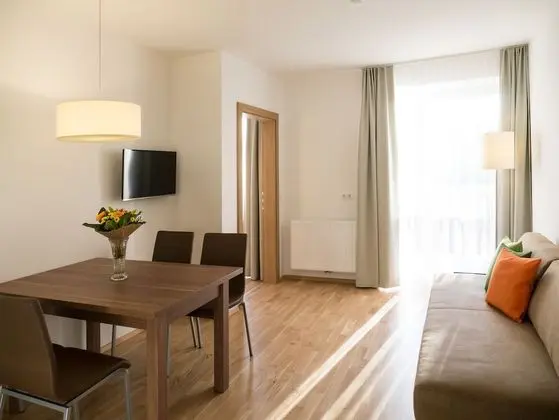 Apart Daire, 1 Yatak Odası, Mutfak, Bahçe Manzaralı