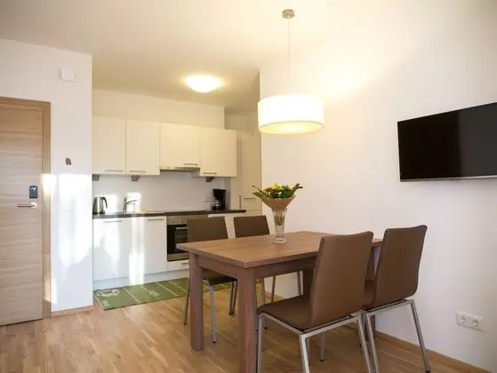 Apart Daire, 1 Yatak Odası, Mutfak, Bahçe Manzaralı