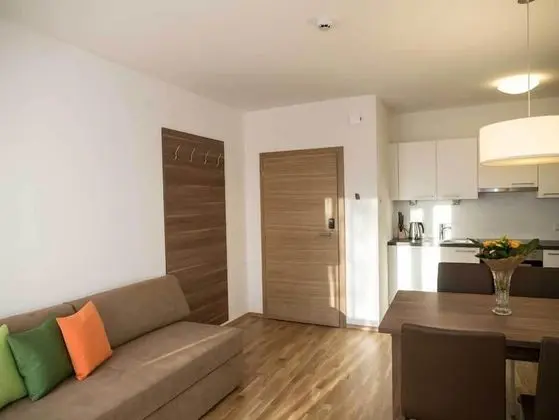 Apart Daire, 1 Yatak Odası, Mutfak, Bahçe Manzaralı