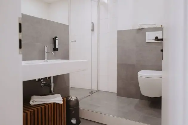 Premium Tek Büyük Yataklı Oda