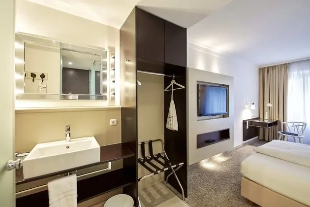 Basic Oda, 1 Büyük (Queen) Boy Yatak