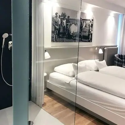 Basic Oda, 1 Büyük (Queen) Boy Yatak