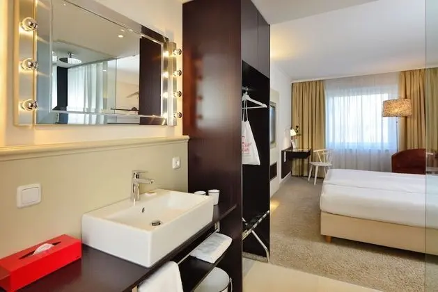 Basic Oda, 1 Büyük (Queen) Boy Yatak