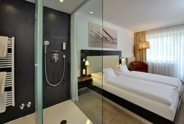 Basic Oda, 1 En Büyük (King) Boy Yatak, Balkon