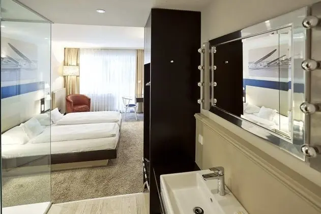 Basic Oda, 1 En Büyük (King) Boy Yatak, Balkon