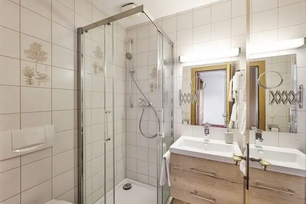 Tek Büyük Yataklı Oda, Balkon