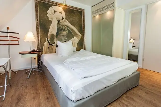 Economy Oda, 1 Büyük (Queen) Boy Yatak