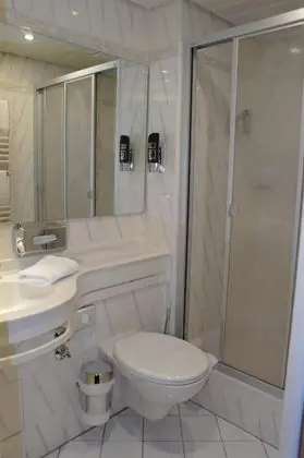 Classic Tek Büyük Yataklı Oda