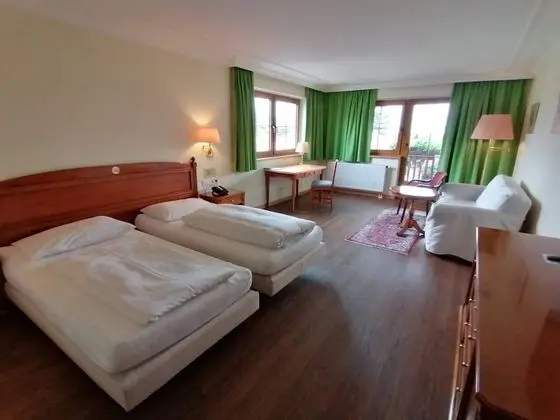 Business Tek Büyük Yataklı Oda, Balkon