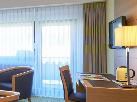 Family Tek Büyük veya İki Ayrı Yataklı Oda