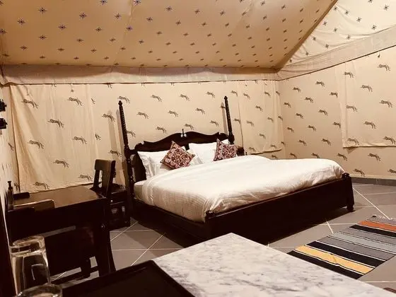 Luxury Tek Büyük Yataklı Oda