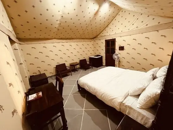 Luxury Tek Büyük Yataklı Oda