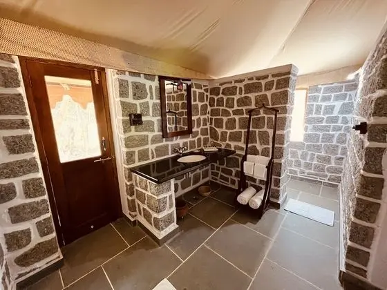 Luxury Tek Büyük Yataklı Oda