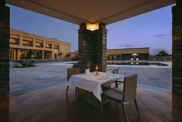 Deluxe Oda, Havuz Manzaralı