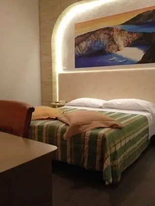 Üç Kişilik Oda