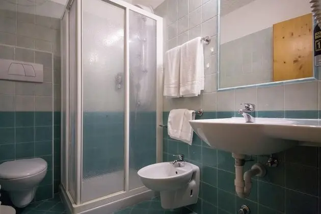 Standard Dört Kişilik Oda