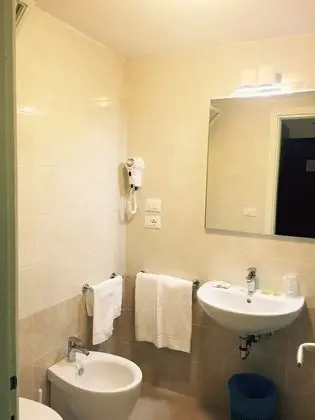 Basic Tek Büyük Yataklı Oda