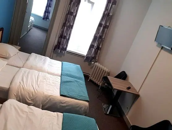 Üç Kişilik Oda