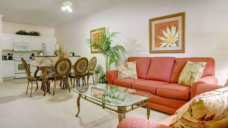 Classic 3 Bedroom Villa with Pool Access