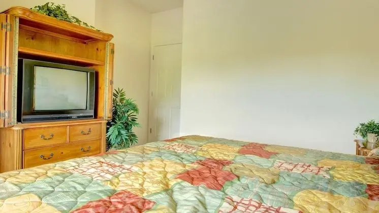 Classic 3 Bedroom Villa with Pool Access