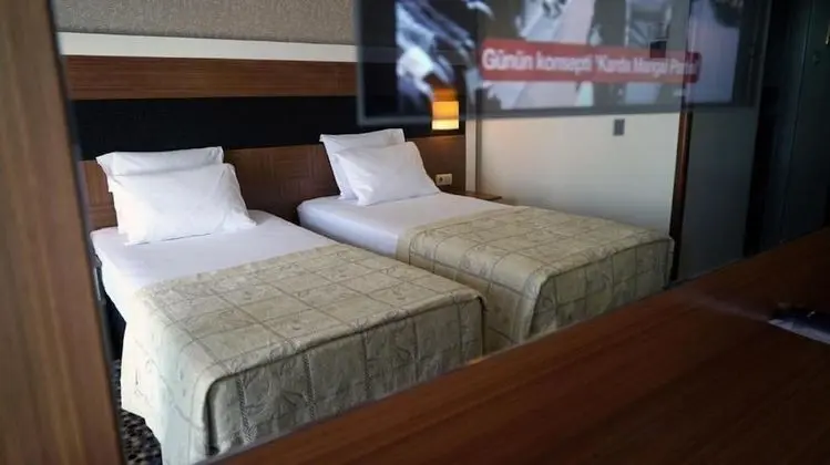İki Ayrı Yataklı Oda, Balkon, Kısmi Deniz Manzaralı