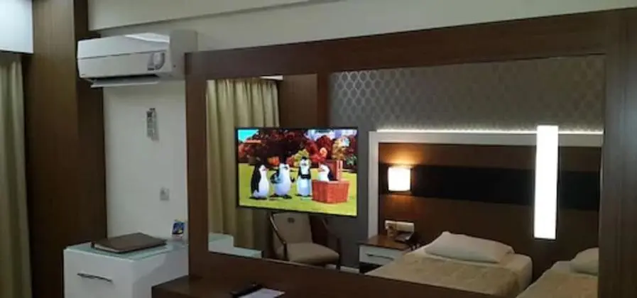 Üç Kişilik Oda, Balkon, Şehir Manzaralı