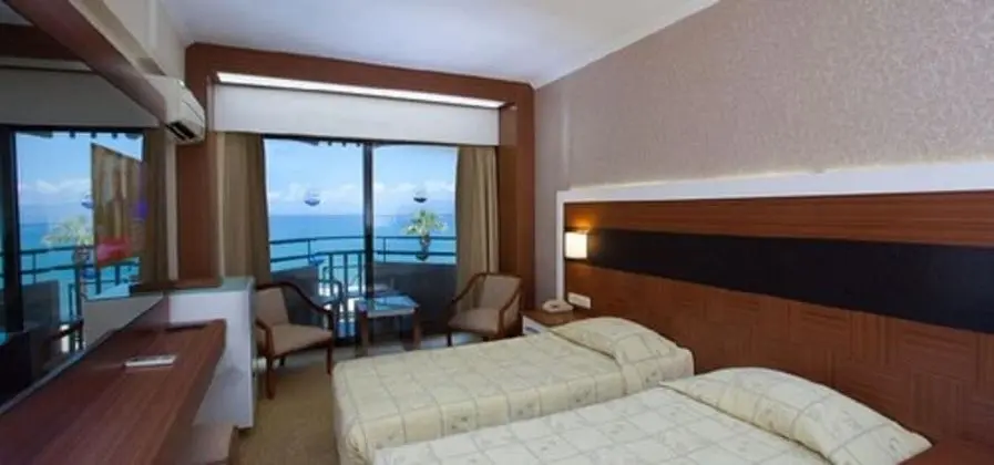 Üç Kişilik Oda, Balkon, Deniz Manzaralı