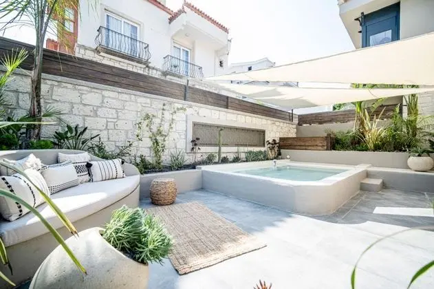 Teraslı Suit Oda, Kara Manzaralı, Özel Havuzlu ve Bahçeli