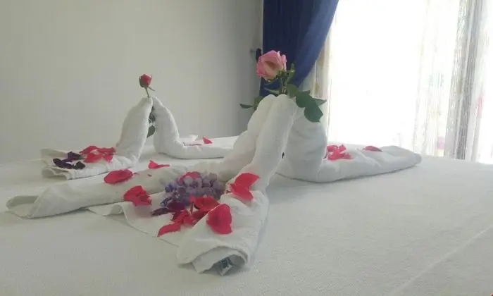 AILE SUIT BALKONLU 4 KISILIK