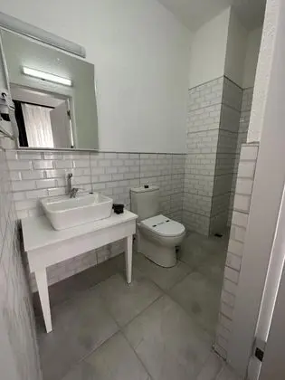 Tek Kişilik, Şehir Manzaralı
