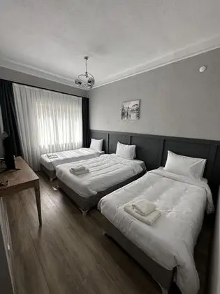 Triple, Şehir Manzaralı