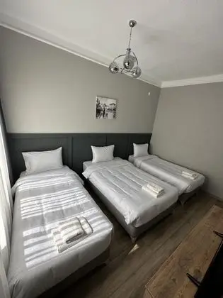 Triple, Şehir Manzaralı