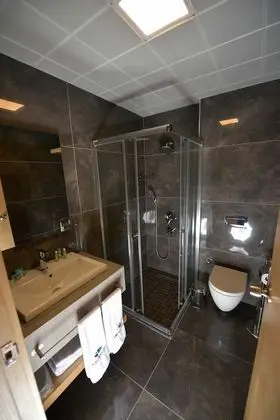 Standard Tek Büyük Yataklı Oda