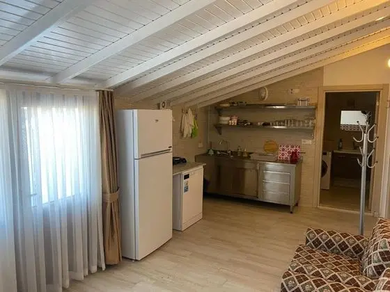 Apart 1+1 Oda, Deniz veya Bahçe Manzaralı, Balkonlu