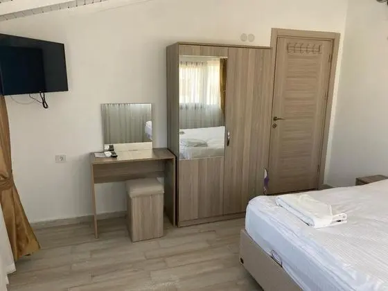 Apart 1+1 Oda, Deniz veya Bahçe Manzaralı, Balkonlu