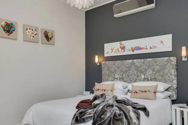 Standard Tek Büyük Yataklı Oda, Havuz Manzaralı
