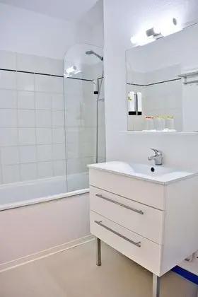 Comfort Tek Büyük Yataklı Oda, 1 Çift Kişilik Yatak, Küvet, Liman Manzaralı