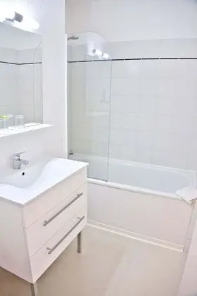Comfort Tek Büyük Yataklı Oda, 1 Çift Kişilik Yatak, Küvet, Liman Manzaralı