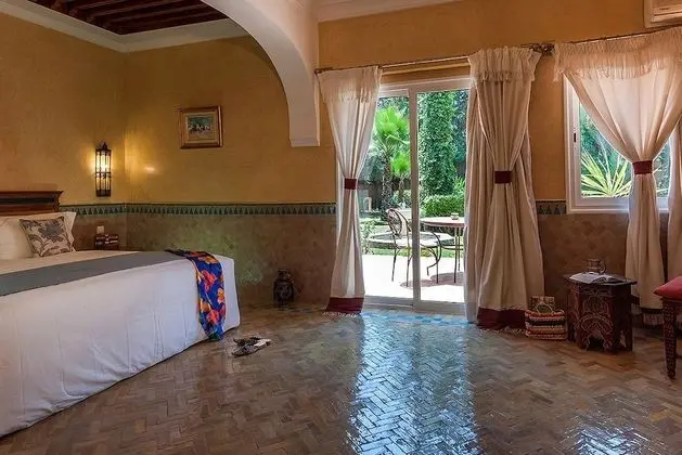 Superior Tek Büyük veya İki Ayrı Yataklı Oda