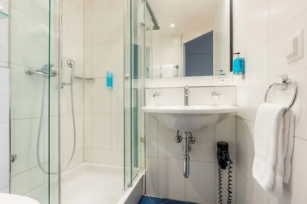 Tek Büyük Yataklı Oda, Balkon, Nehir Manzaralı (12m²)