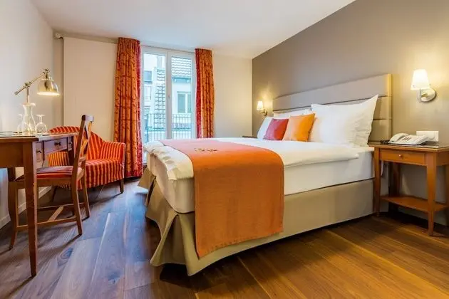 Tek Büyük Yataklı Oda, Balkon, Şehir Manzaralı (12m²)
