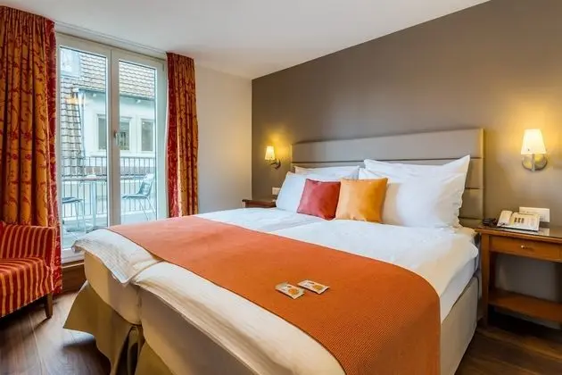 Tek Büyük Yataklı Oda, Balkon, Şehir Manzaralı (12m²)