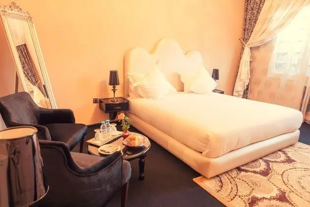 Deluxe Tek Büyük Yataklı Oda